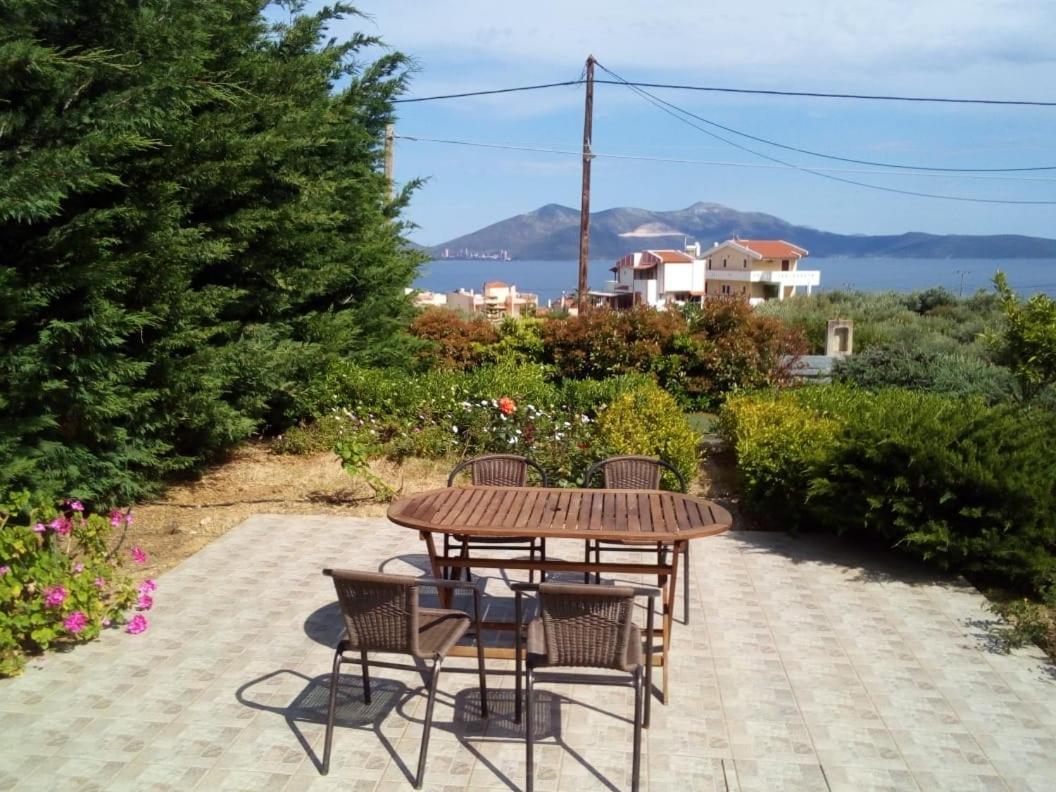 Aliveri Flat With Sea View Alivérion Exterior foto